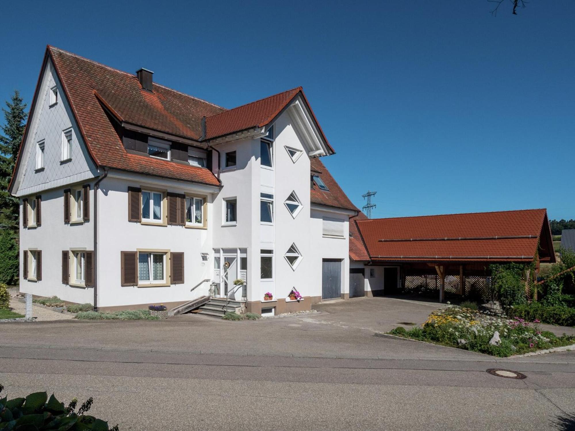 Cozy Apartment in Schwenningen with Garden Villingen-Schwenningen Exterior foto